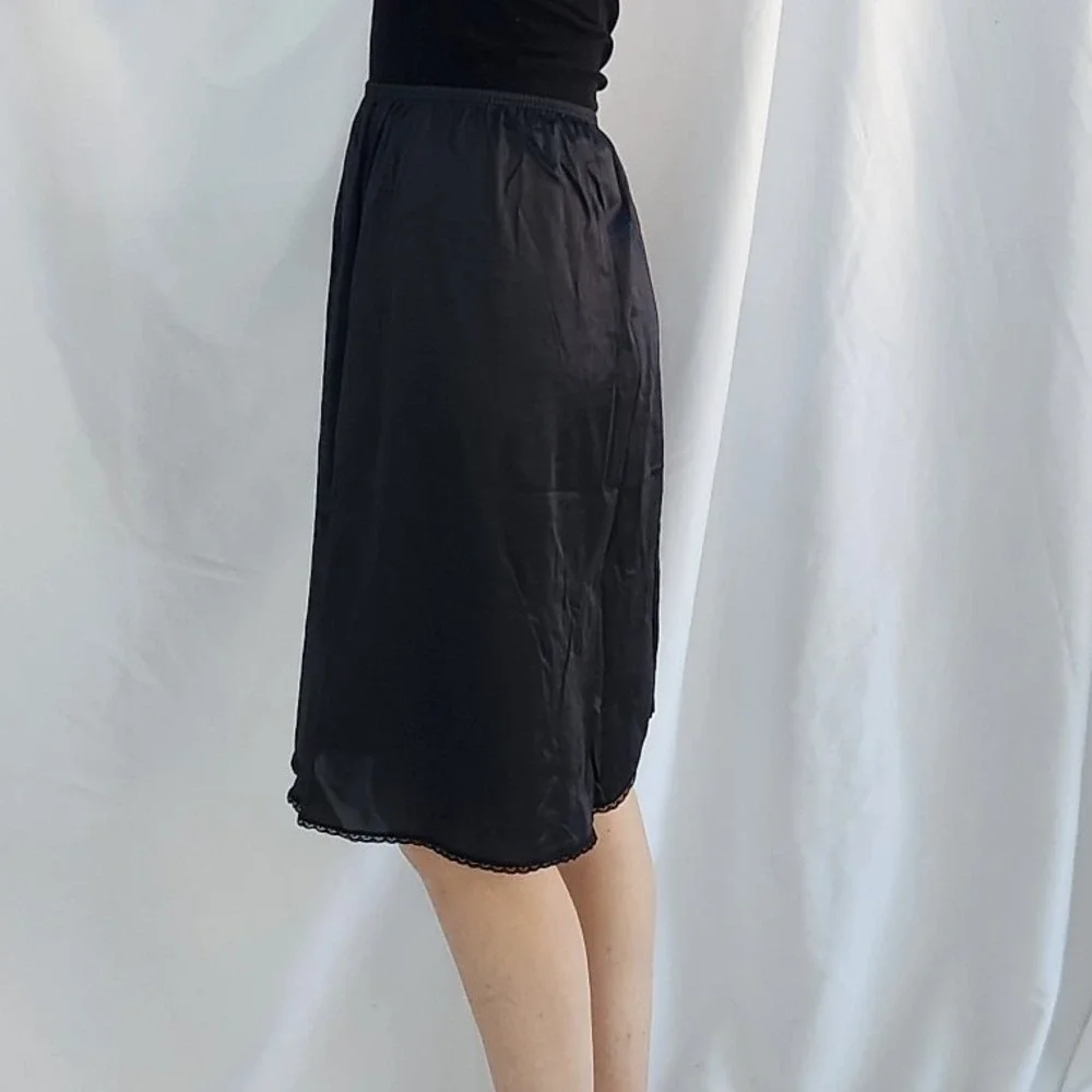 90s Black Half‎ Slip - Picture 2 of 4